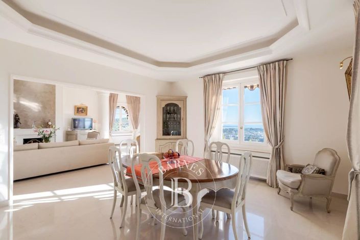 Image No.20-5 Bed House for sale