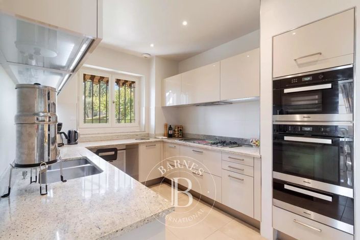 Image No.21-5 Bed House for sale