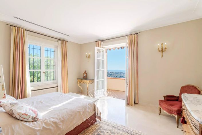 Image No.22-5 Bed House for sale