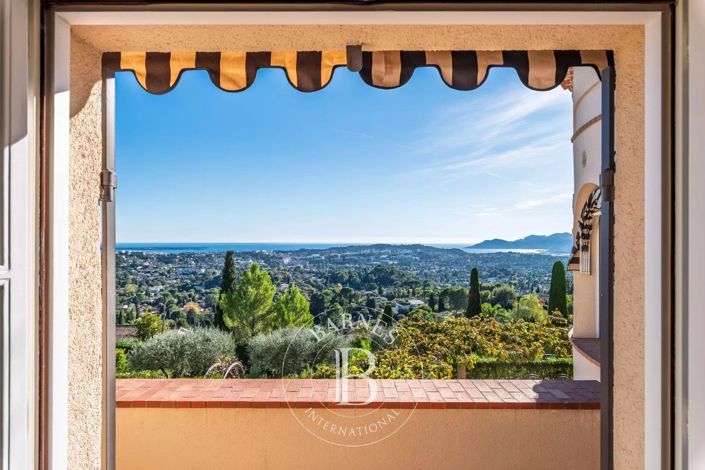 Image No.23-5 Bed House for sale