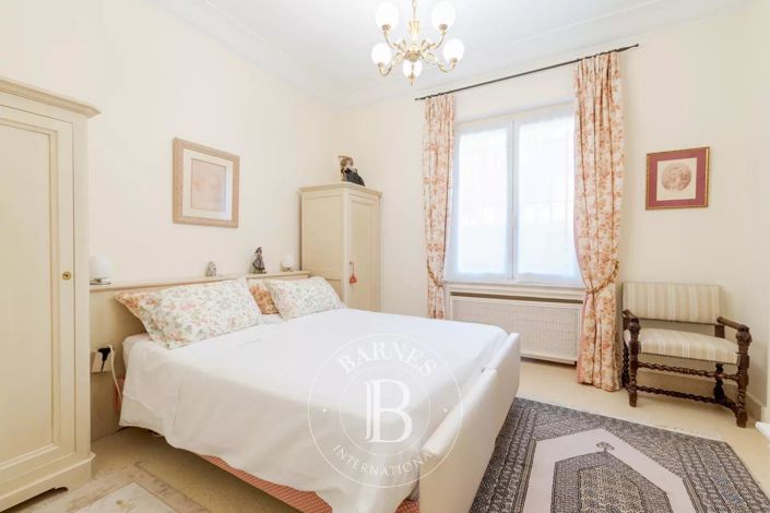 Image No.27-5 Bed House for sale