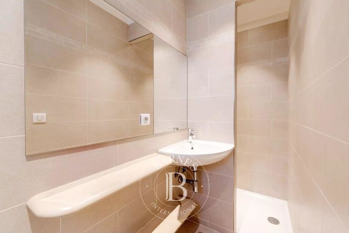 Image No.28-5 Bed House for sale