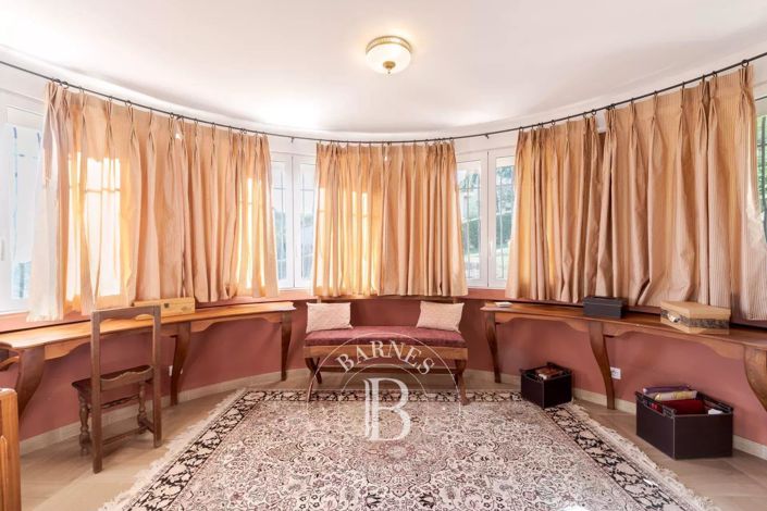 Image No.33-5 Bed House for sale