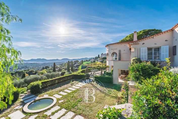 Image No.38-5 Bed House for sale