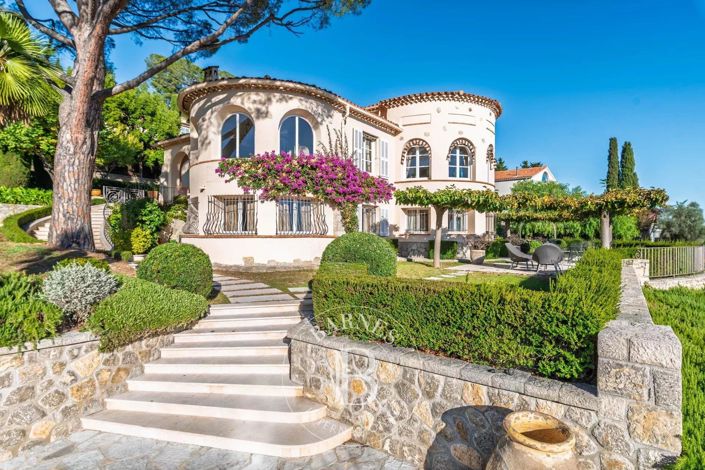 Image No.41-5 Bed House for sale