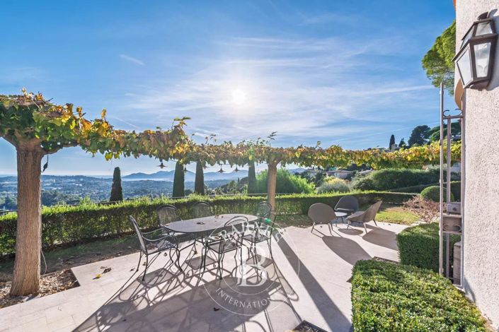 Image No.42-5 Bed House for sale