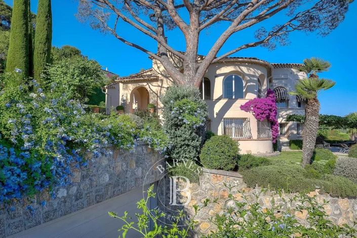 Image No.6-5 Bed House for sale