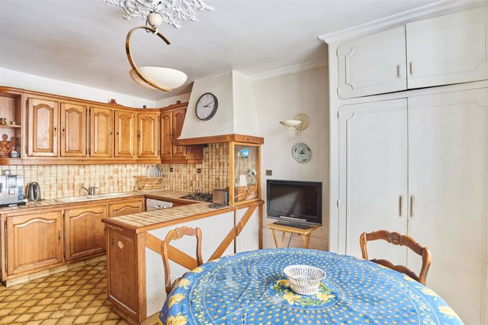 Image No.11-3 Bed Apartment for sale