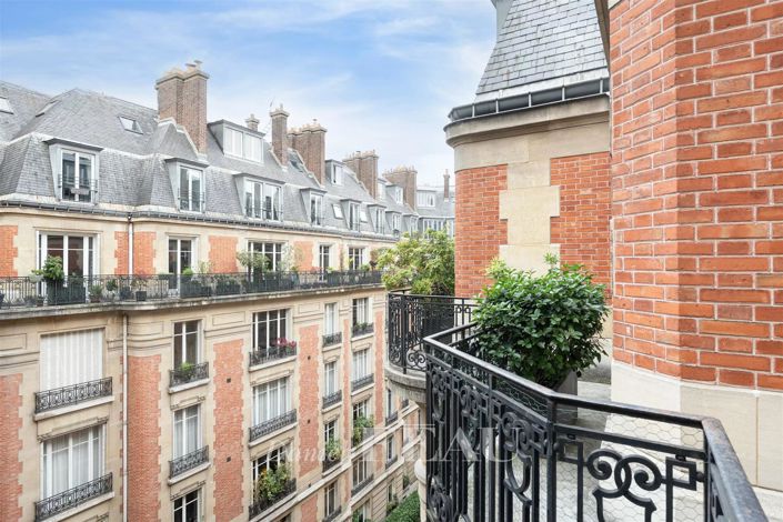 Image No.12-5 Bed Apartment for sale