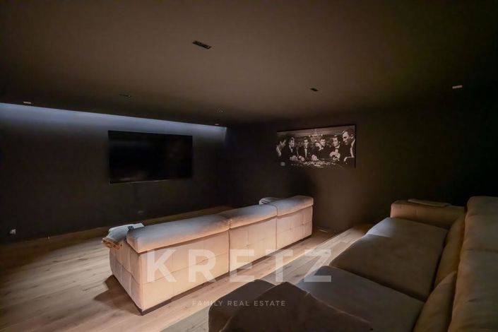 Image No.11-5 Bed House for sale