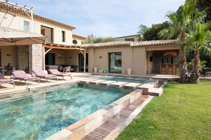 Image No.2-5 Bed House for sale