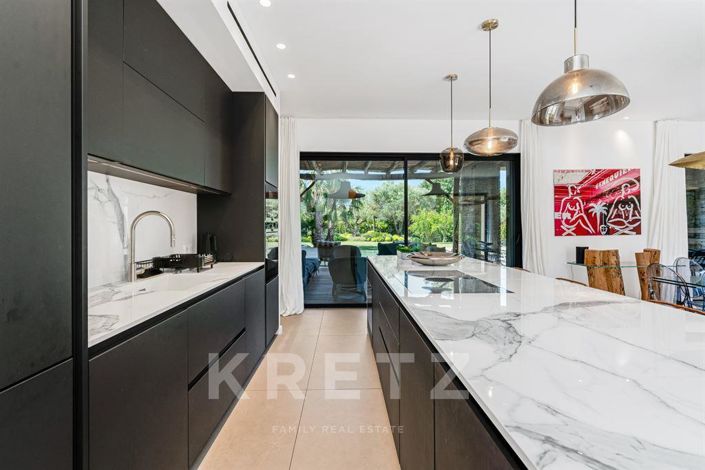 Image No.7-5 Bed House for sale