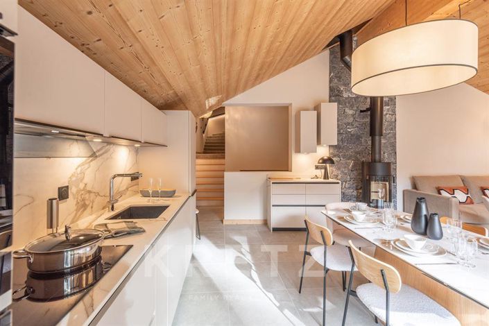 Image No.6-4 Bed House for sale