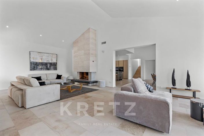 Image No.5-5 Bed House for sale