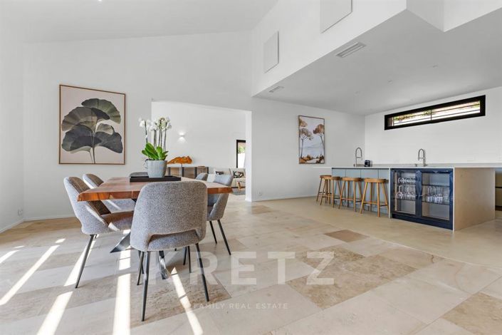 Image No.6-5 Bed House for sale