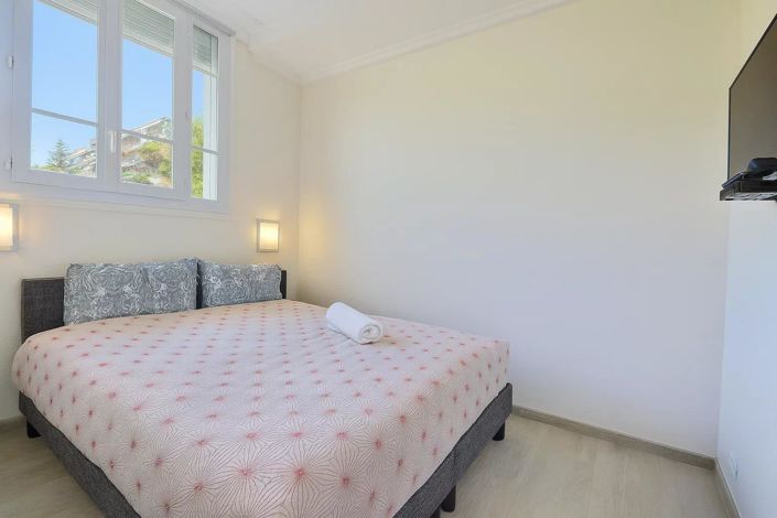 Image No.5-Apartment for sale