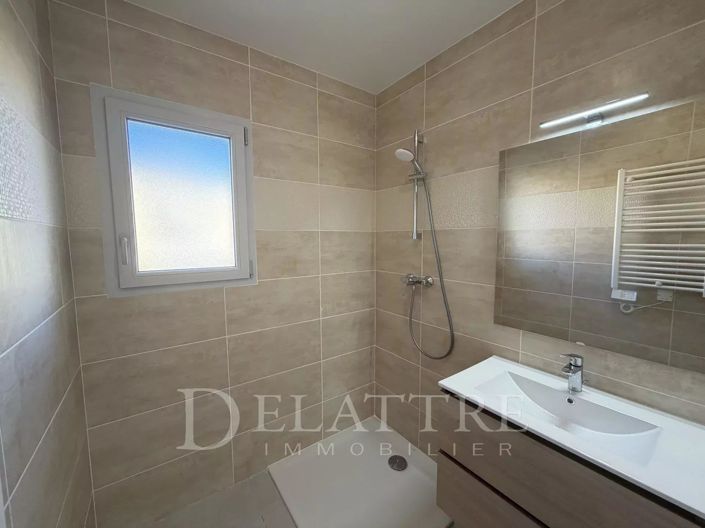 Image No.12-4 Bed House for sale