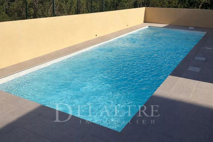 Image No.2-4 Bed House for sale