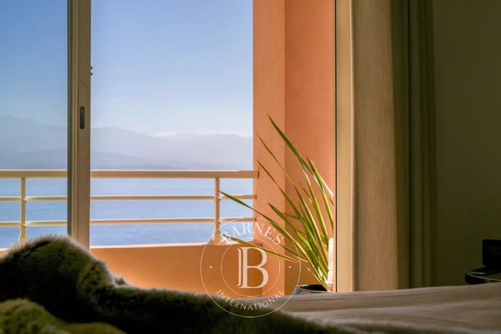 Image No.10-4 Bed Apartment for sale