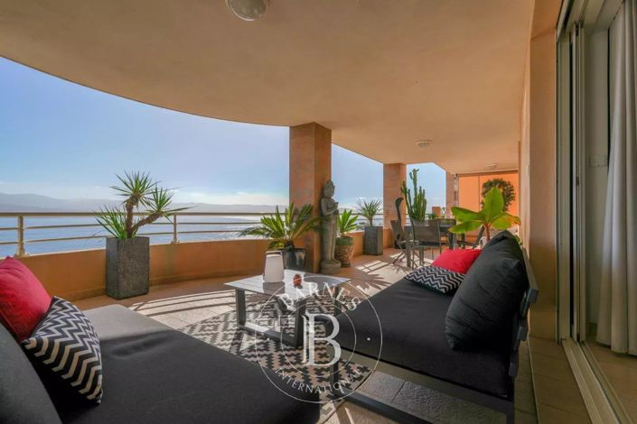 Image No.2-4 Bed Apartment for sale