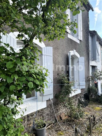 Image No.10-3 Bed House for sale