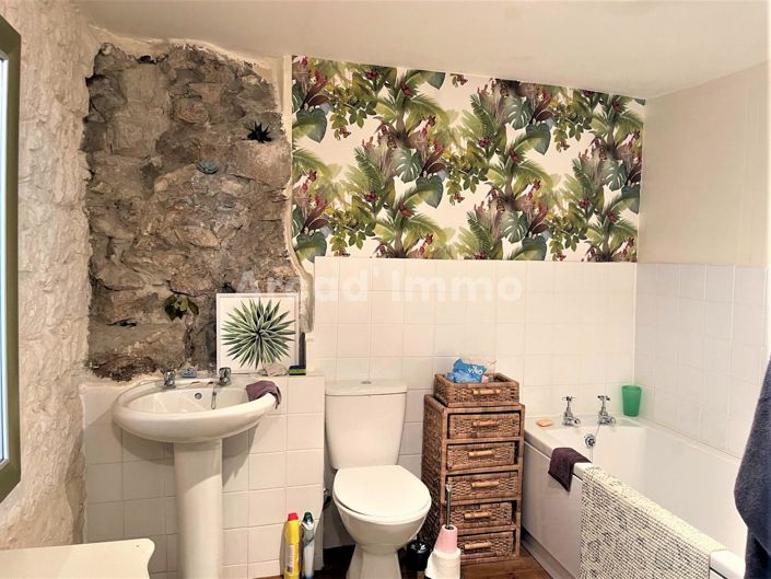 Image No.6-3 Bed House for sale