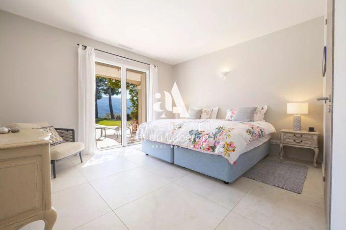 Image No.10-4 Bed House for sale