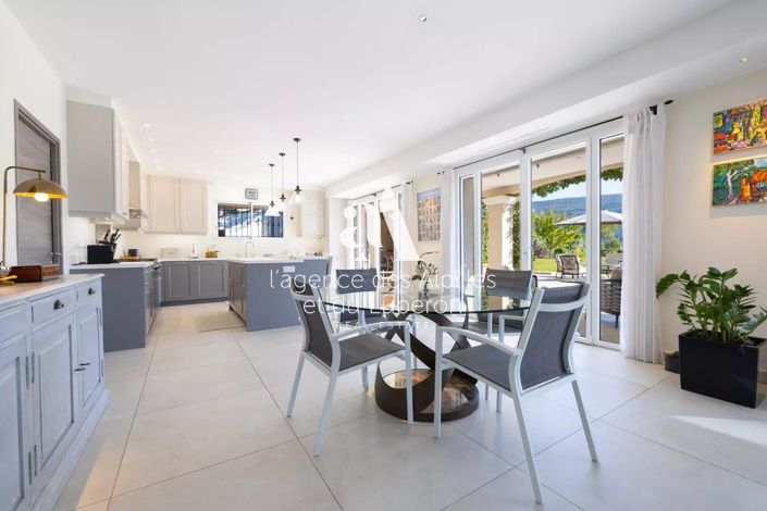 Image No.7-4 Bed House for sale