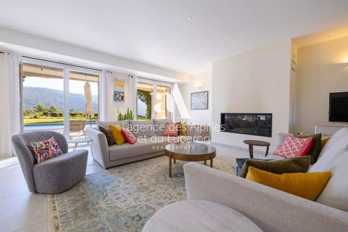 Image No.8-4 Bed House for sale