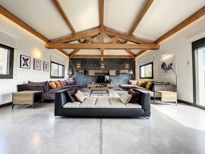 Image No.12-4 Bed House for sale