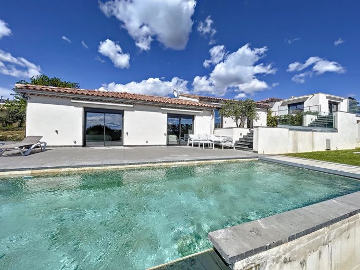 Image No.2-4 Bed House for sale