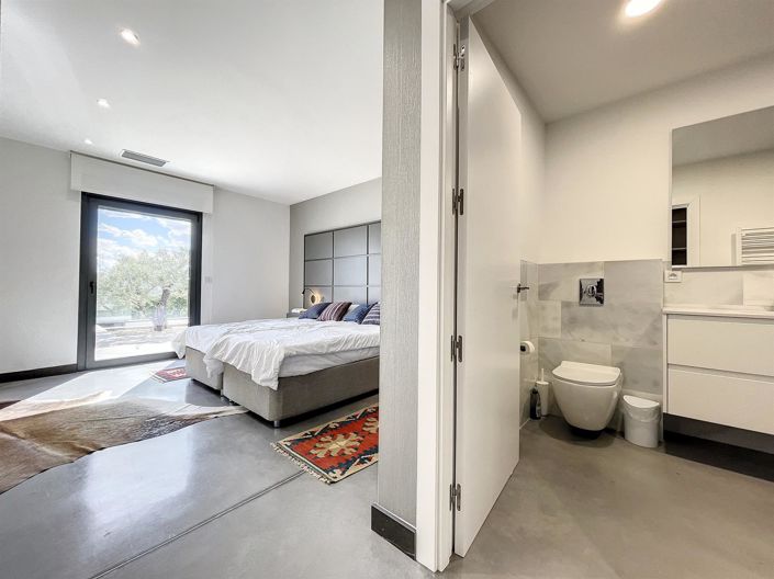 Image No.7-4 Bed House for sale