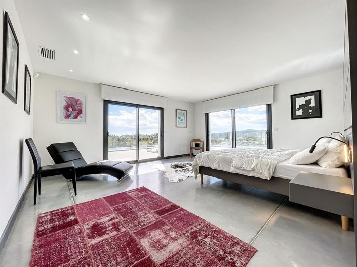 Image No.9-4 Bed House for sale