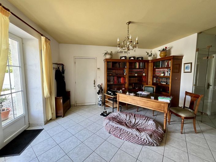 Image No.2-2 Bed House for sale