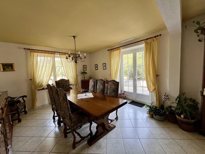 Image No.5-2 Bed House for sale