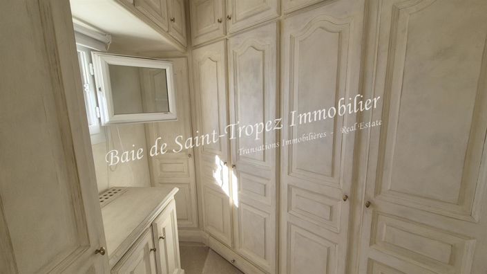 Image No.20-4 Bed House for sale