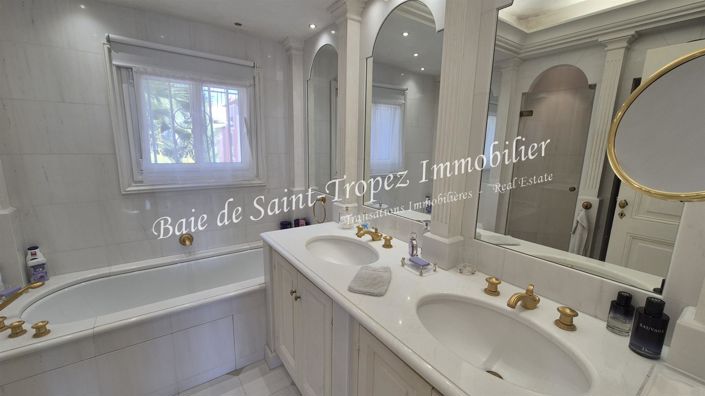 Image No.9-4 Bed House for sale