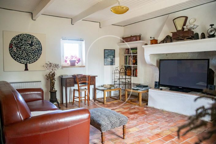 Image No.10-5 Bed House for sale