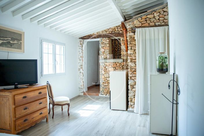 Image No.5-5 Bed House for sale