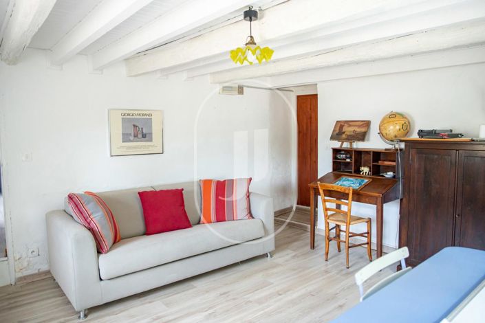 Image No.7-5 Bed House for sale