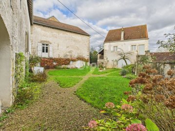 8 Bed House for sale