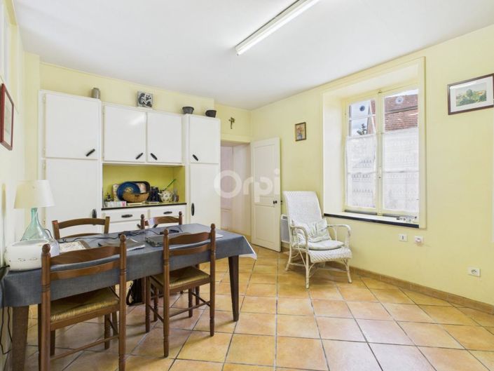 Image No.18-8 Bed House for sale