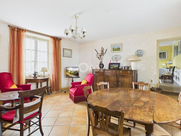 Image No.19-8 Bed House for sale