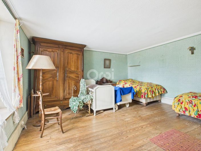 Image No.4-8 Bed House for sale