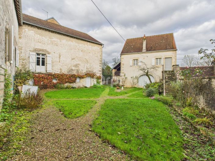 Image No.5-8 Bed House for sale