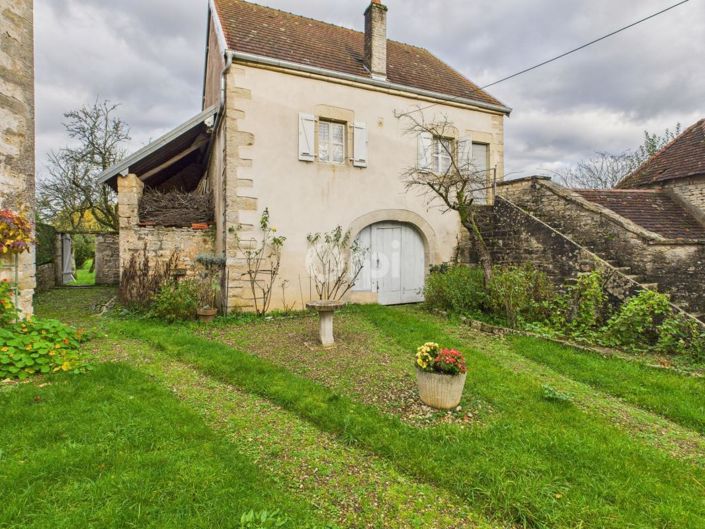 Image No.7-8 Bed House for sale