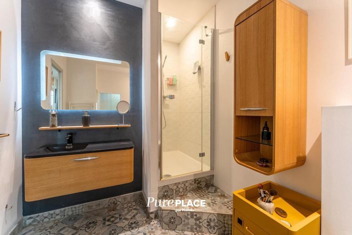 Image No.18-4 Bed House for sale