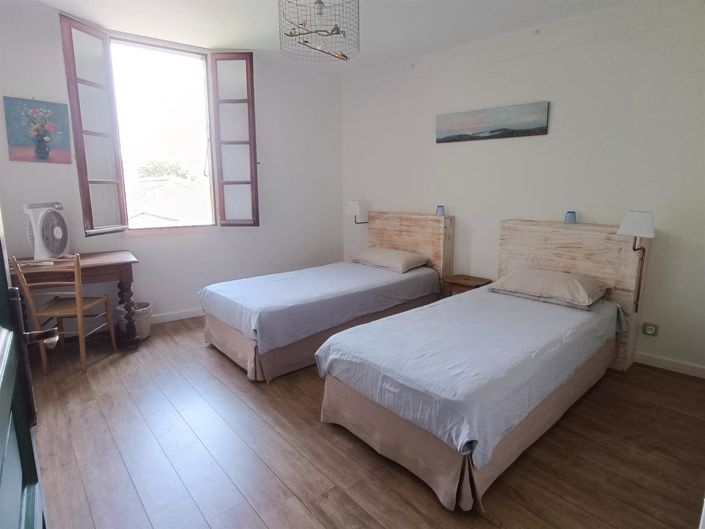 Image No.11-5 Bed House for sale