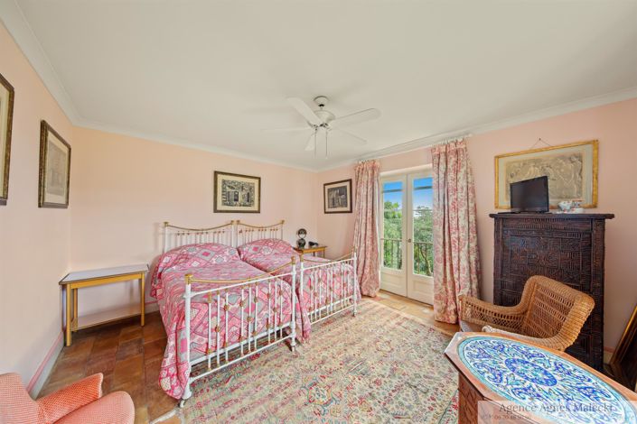 Image No.19-7 Bed House for sale