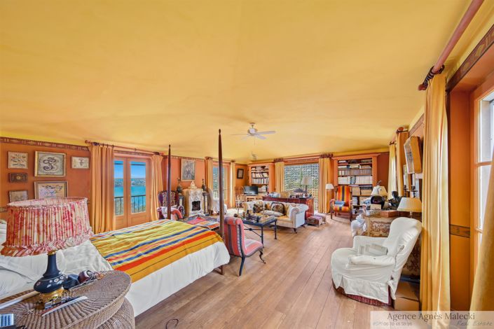 Image No.20-7 Bed House for sale